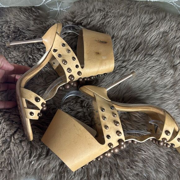 (Z) Pedro Garcia Ankle Strap Leather Studded Sandals, Size 37/6.5 US - Picture 5 of 14